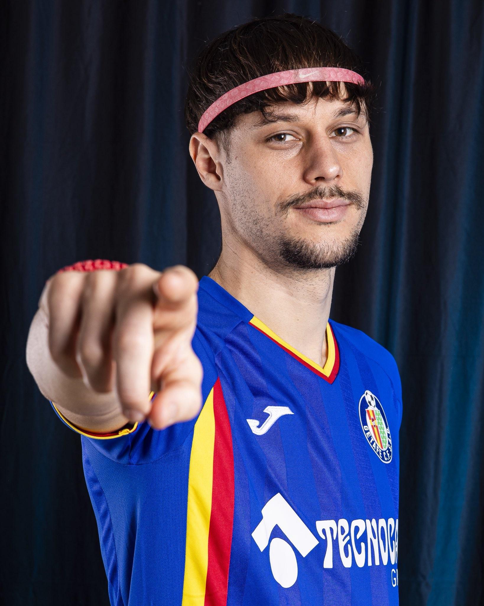 开云体育官网-阿斯赞赫塔费新援：沙巴茨之狼、征服者、混乱艺术家、金左脚